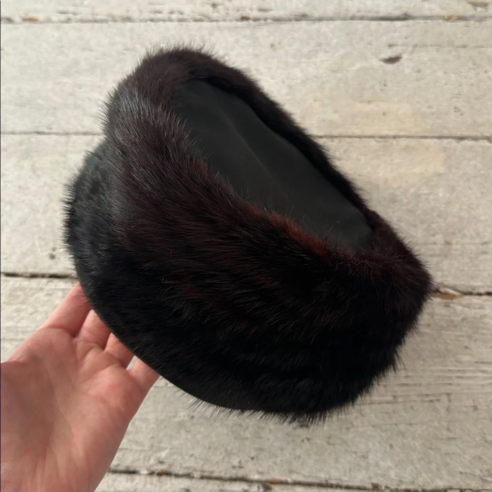 Vintage 70s Genuine Mink Caplet Pillbox Hat - Picture 4 of 4